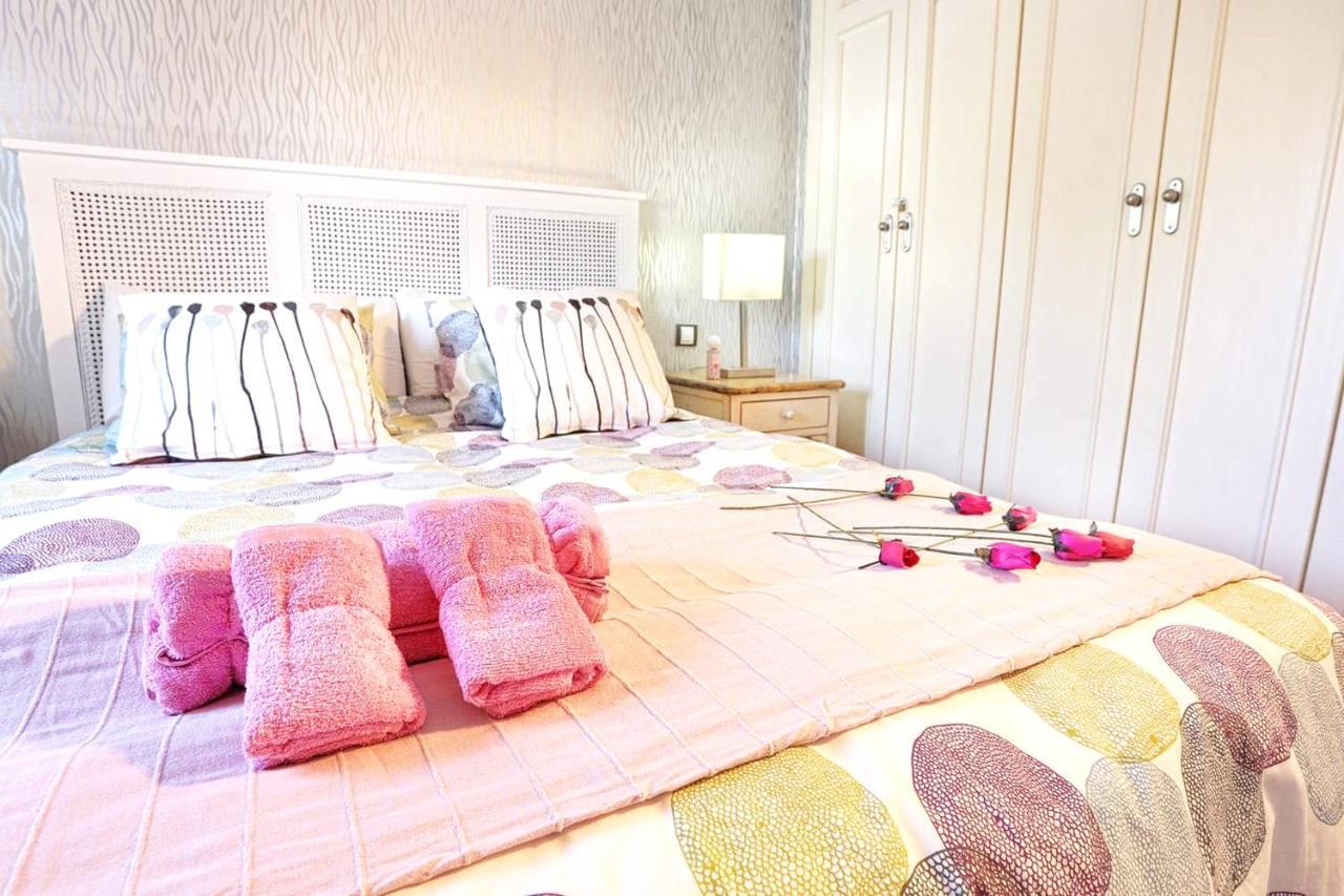 Elegant Villa In คอร์ราเลโฮ ภายนอก รูปภาพ