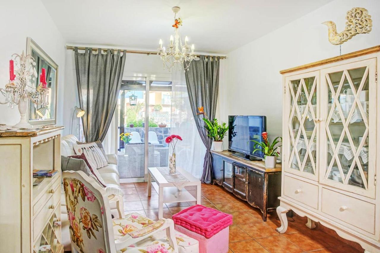 Elegant Villa In คอร์ราเลโฮ ภายนอก รูปภาพ