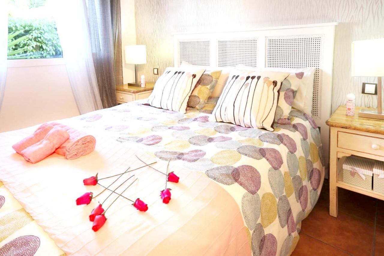 Elegant Villa In คอร์ราเลโฮ ภายนอก รูปภาพ